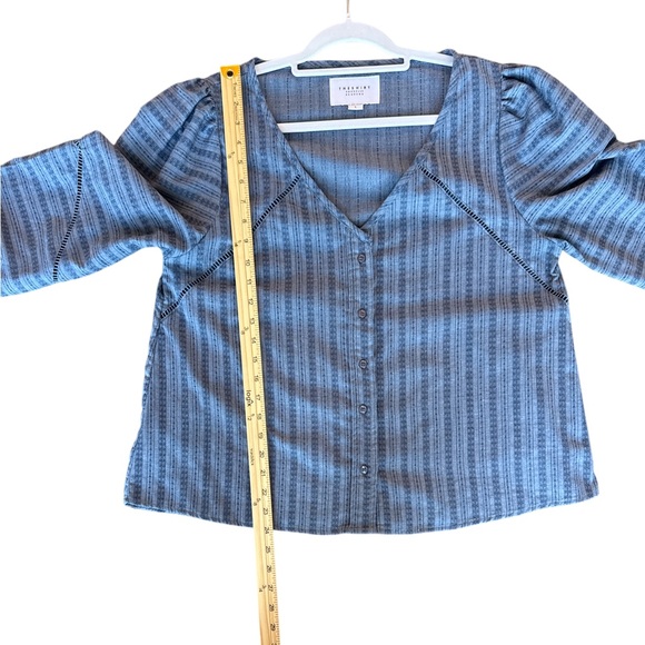 The Shirt by Rochelle Behrens Blue Buttoned Blouse with Relaxed Fit - Picture 4 of 4